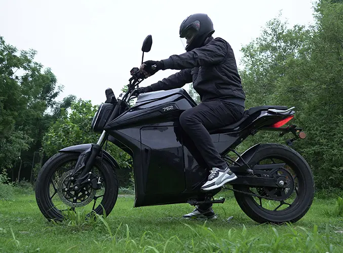 CSR 762 Matte Black